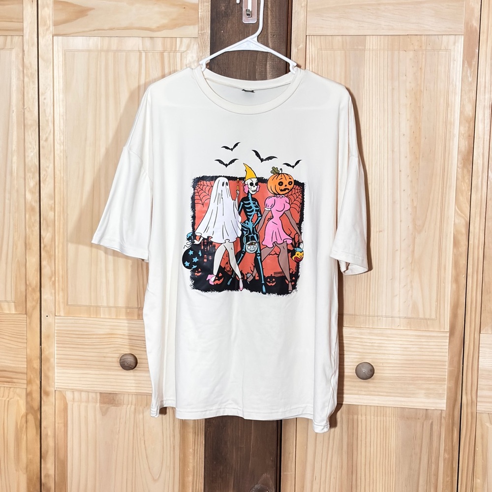 NWOT Halloween Themed T-Shirt